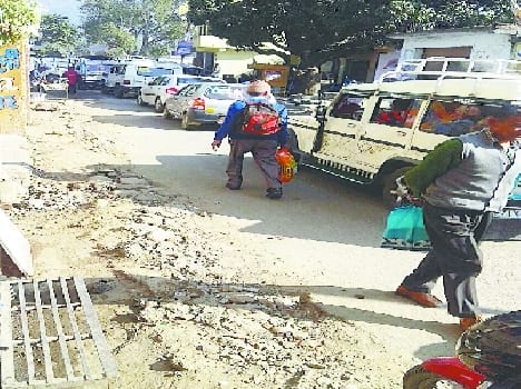 Road drain from becoming a backlash